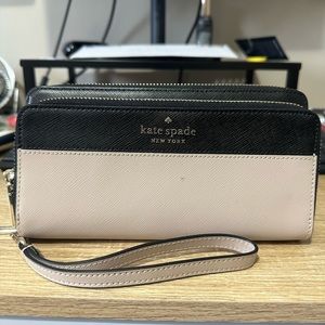 Kate Spade large travel wallet/wristlet